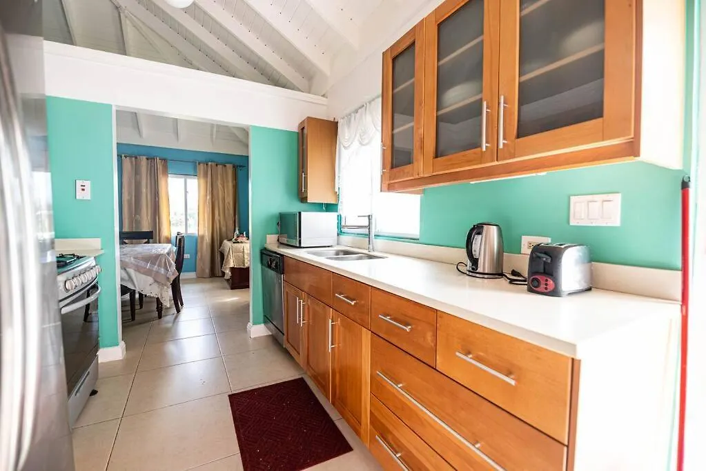 Palms Escape - 3 Bedroom Vacation Home Richmond