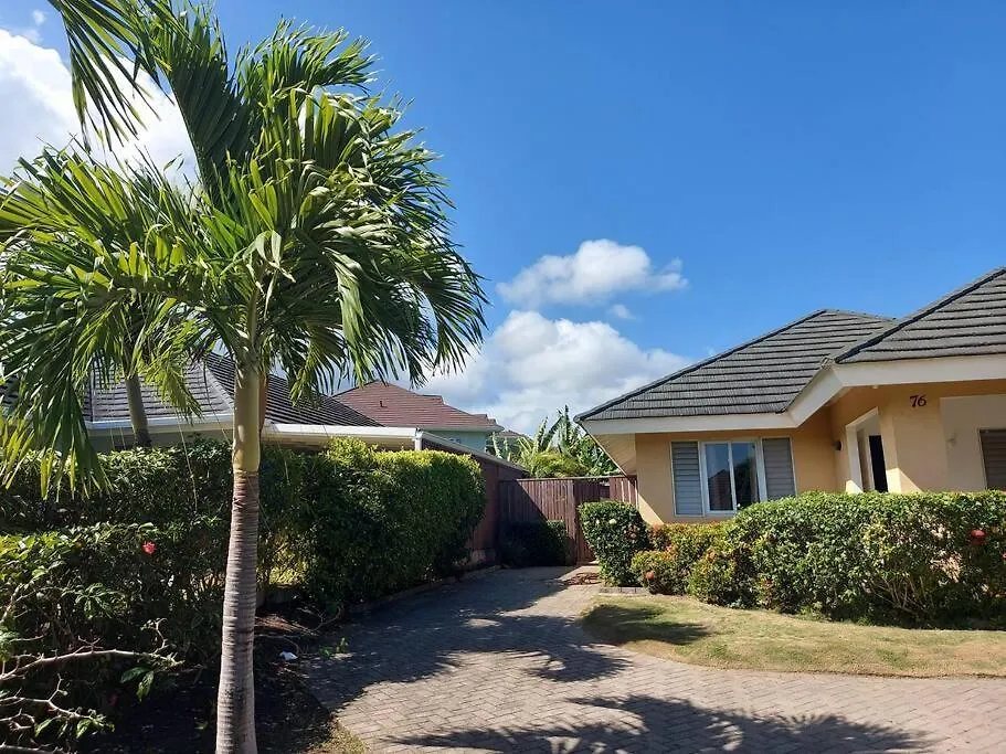 Palms Escape - 3 Bedroom Vacation Home Richmond 0*,