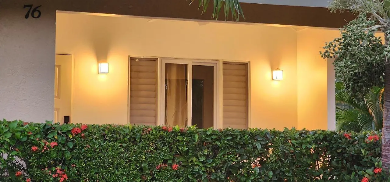 Palms Escape - 3 Bedroom Vacation Home Richmond