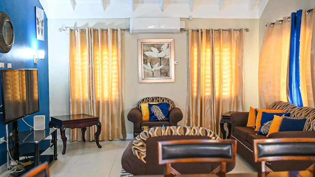 Palms Escape - 3 Bedroom Vacation Home Richmond Holiday home