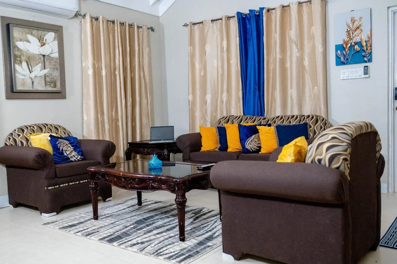 Holiday home Palms Escape - 3 Bedroom Vacation Home Richmond