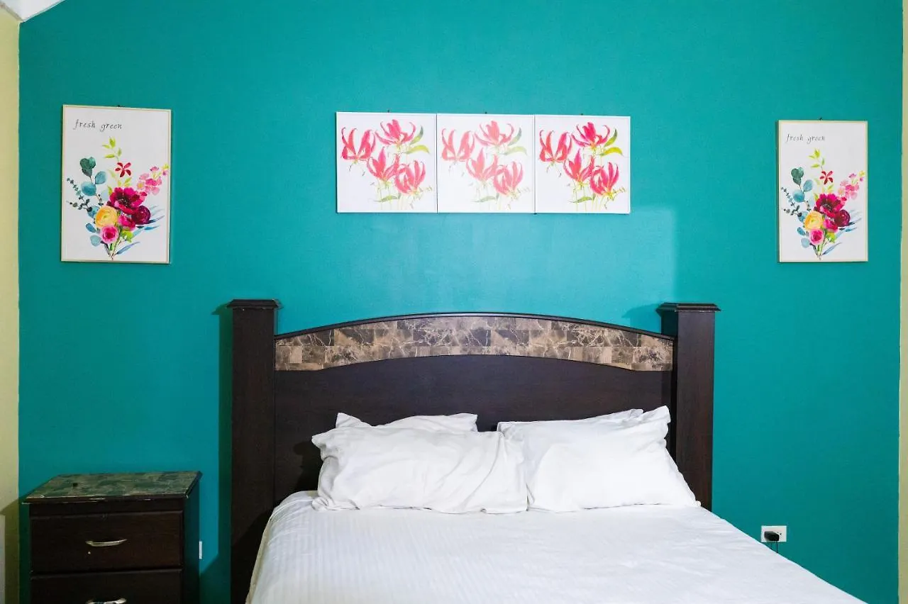 Palms Escape - 3 Bedroom Vacation Home Richmond 0*,  Jamaica